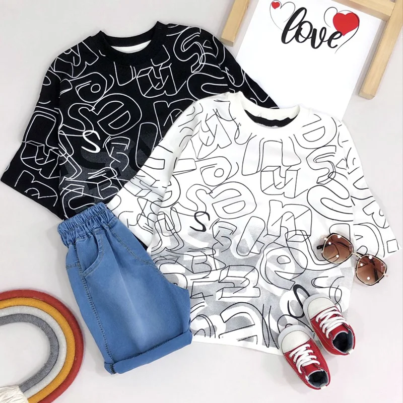 ست تیشرت طرح حروف و شلوارک جین